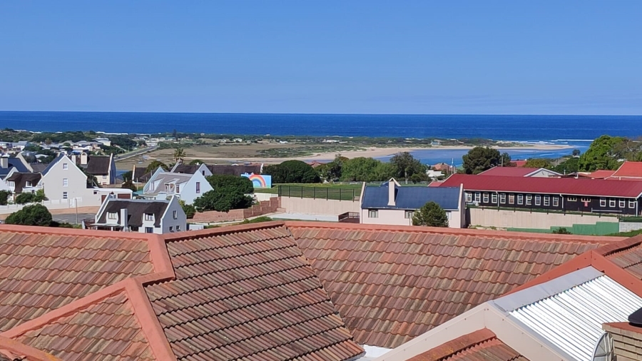 6 Bedroom Property for Sale in Stilbaai Wes Western Cape